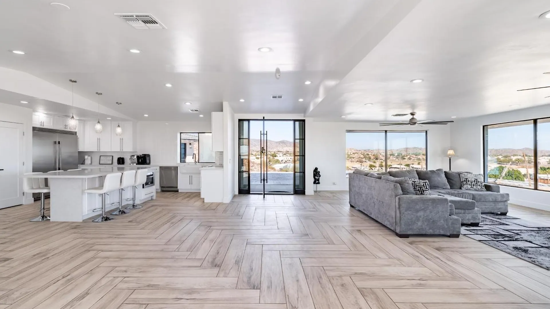 Holiday home Modern 4BR Escape with Mountain Views Villa Phoenix