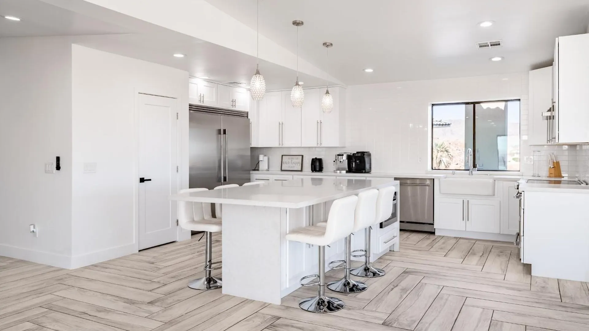 Holiday home Modern 4BR Escape with Mountain Views Villa Phoenix United States