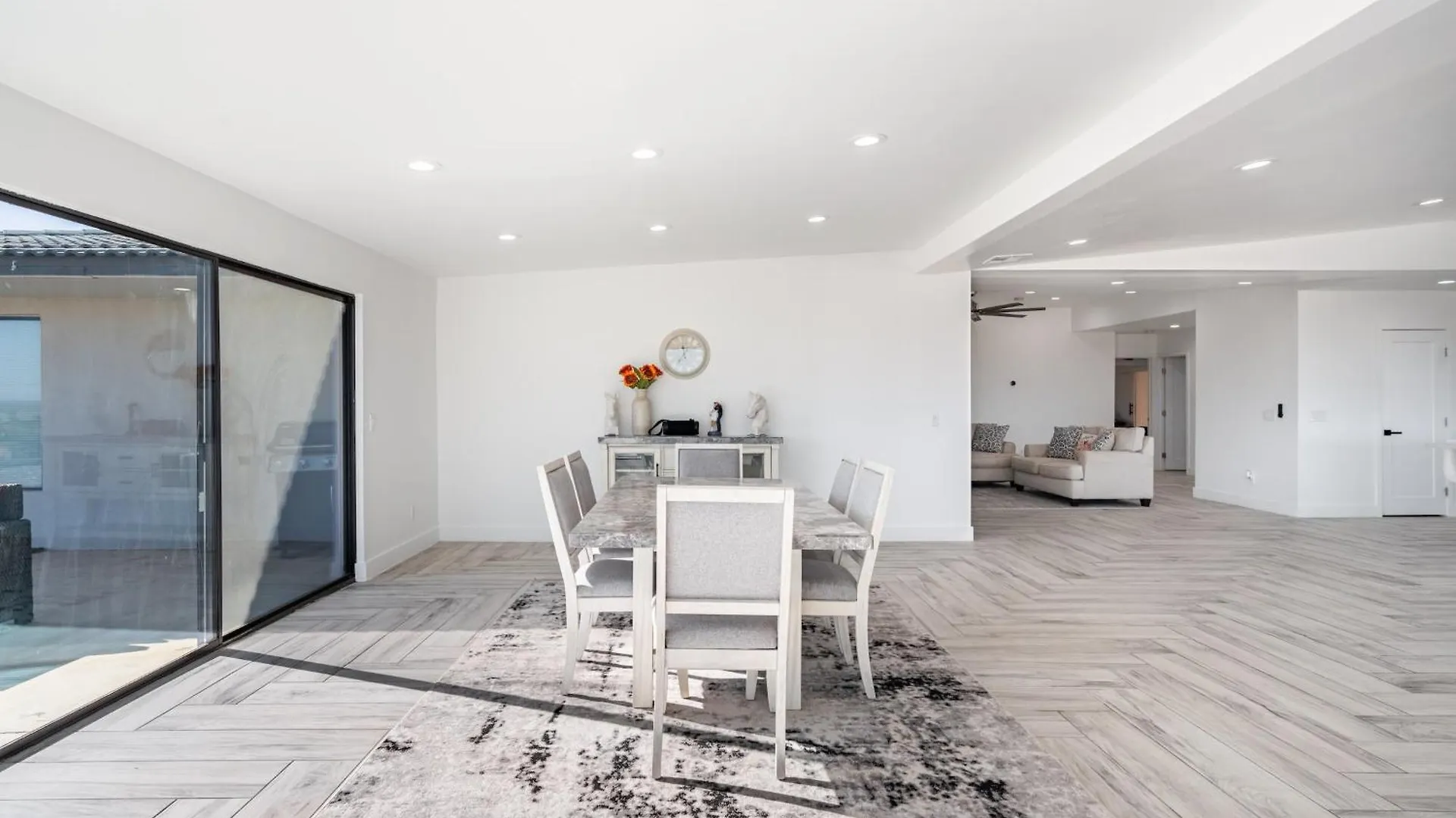 Modern 4BR Escape with Mountain Views Villa Phoenix 0*,