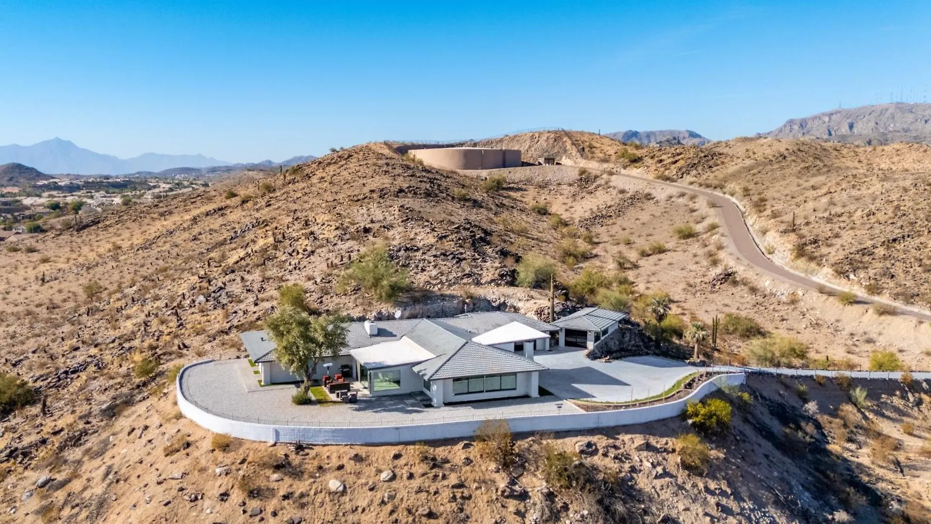 Modern 4BR Escape with Mountain Views Villa Phoenix United States